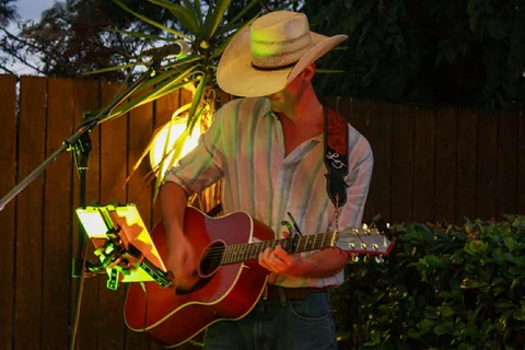 Live: Lawson Thompson