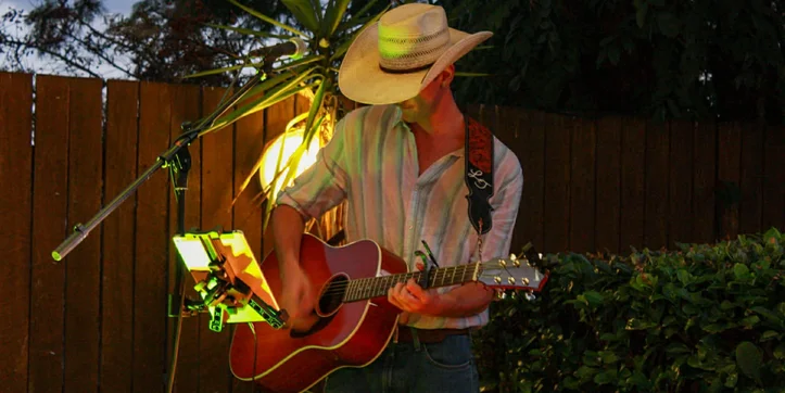 Live: Lawson Thompson