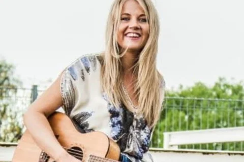 Live: Gilly Goddard 