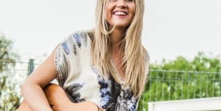 Live: Gilly Goddard 